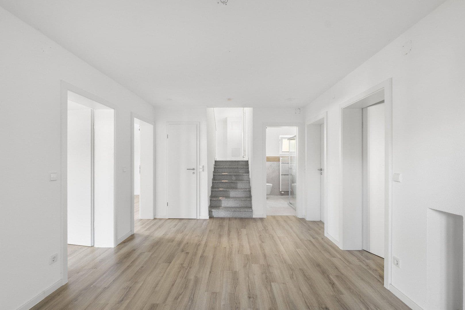 Prodej domu 240 m², pozemek 397 m², Sinsheim, Bádensko-Württembersko Prodej domu 240 m², pozemek 397 m², Sinsheim, Bádensko-Württembersko