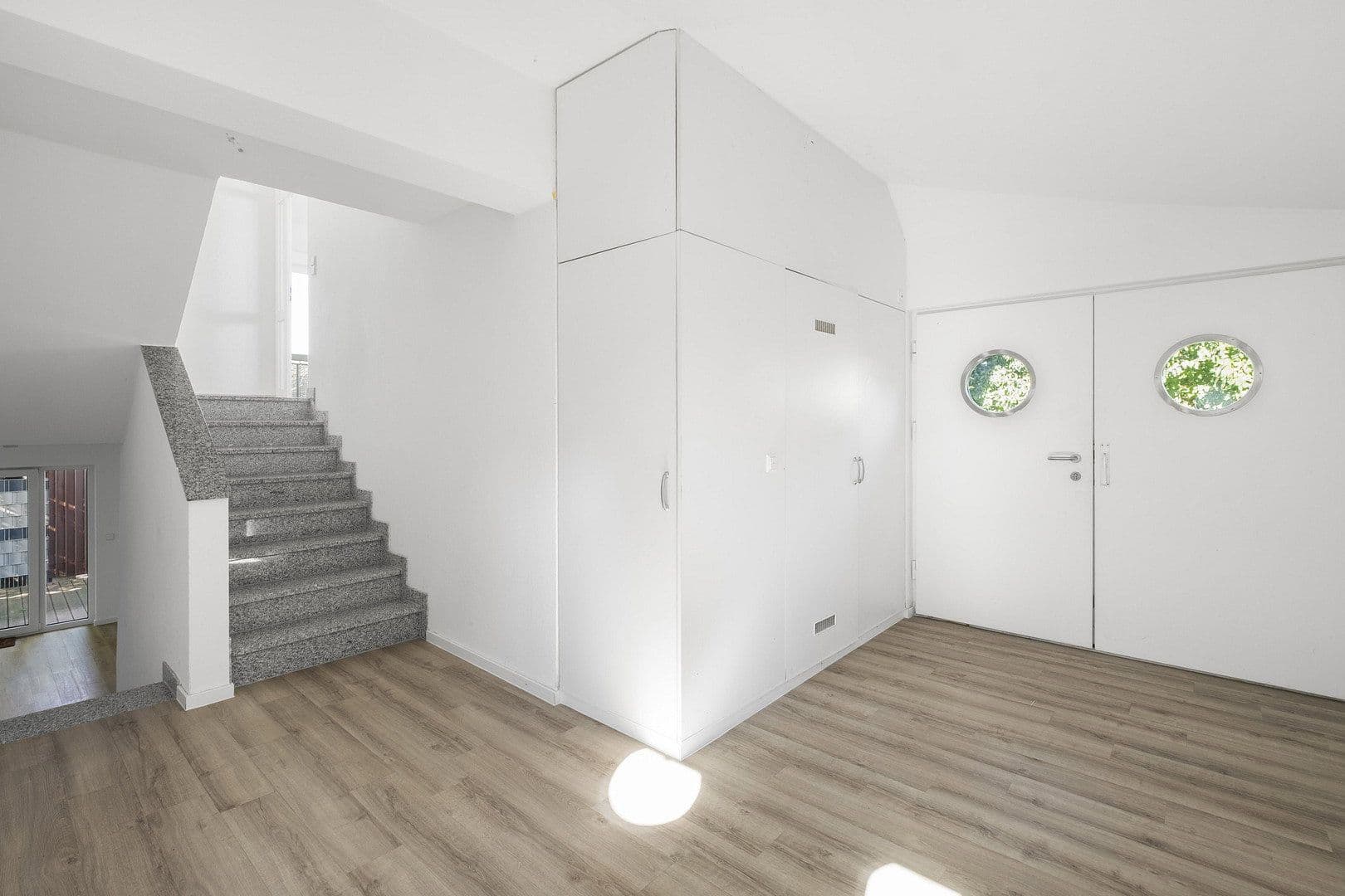 Prodej domu 240 m², pozemek 397 m², Sinsheim, Bádensko-Württembersko Prodej domu 240 m², pozemek 397 m², Sinsheim, Bádensko-Württembersko