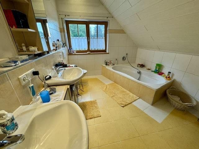 Prodej domu 184 m², pozemek 1.076 m², Ostrach, Bádensko-Württembersko Prodej domu 184 m², pozemek 1.076 m², Ostrach, Bádensko-Württembersko