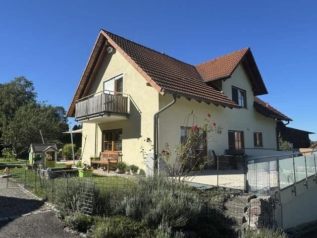 Prodej domu 184 m², pozemek 1.076 m², Ostrach, Bádensko-Württembersko Prodej domu 184 m², pozemek 1.076 m², Ostrach, Bádensko-Württembersko