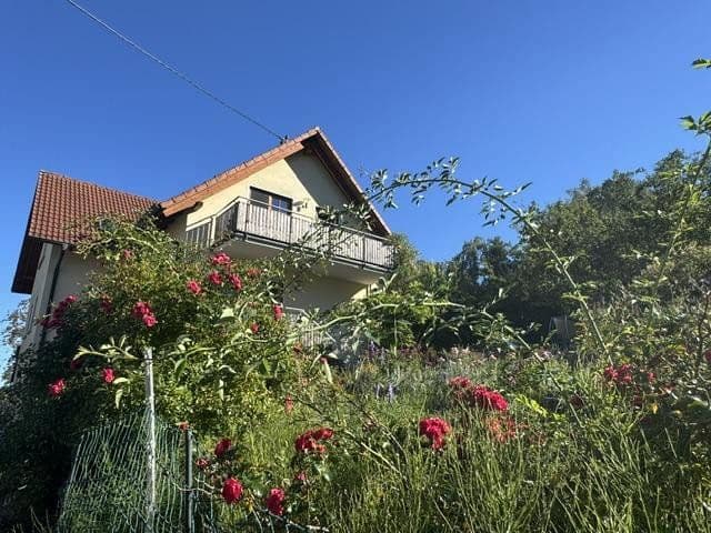 Prodej domu 184 m², pozemek 1.076 m², Ostrach, Bádensko-Württembersko Prodej domu 184 m², pozemek 1.076 m², Ostrach, Bádensko-Württembersko