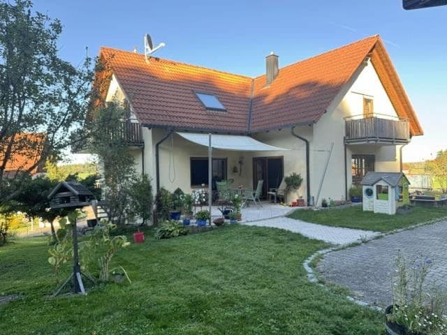 Prodej domu 184 m², pozemek 1.076 m², Ostrach, Bádensko-Württembersko Prodej domu 184 m², pozemek 1.076 m², Ostrach, Bádensko-Württembersko