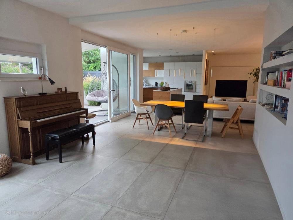 Prodej domu 260 m², pozemek 980 m², Hanhofen, Porýní-Falc Prodej domu 260 m², pozemek 980 m², Hanhofen, Porýní-Falc
