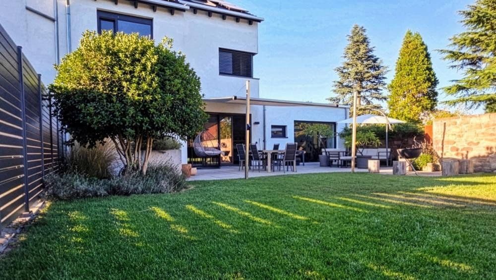 Prodej domu 260 m², pozemek 980 m², Hanhofen, Porýní-Falc Prodej domu 260 m², pozemek 980 m², Hanhofen, Porýní-Falc