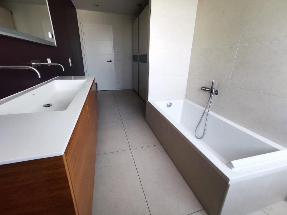 Prodej domu 260 m², pozemek 980 m², Hanhofen, Porýní-Falc Prodej domu 260 m², pozemek 980 m², Hanhofen, Porýní-Falc