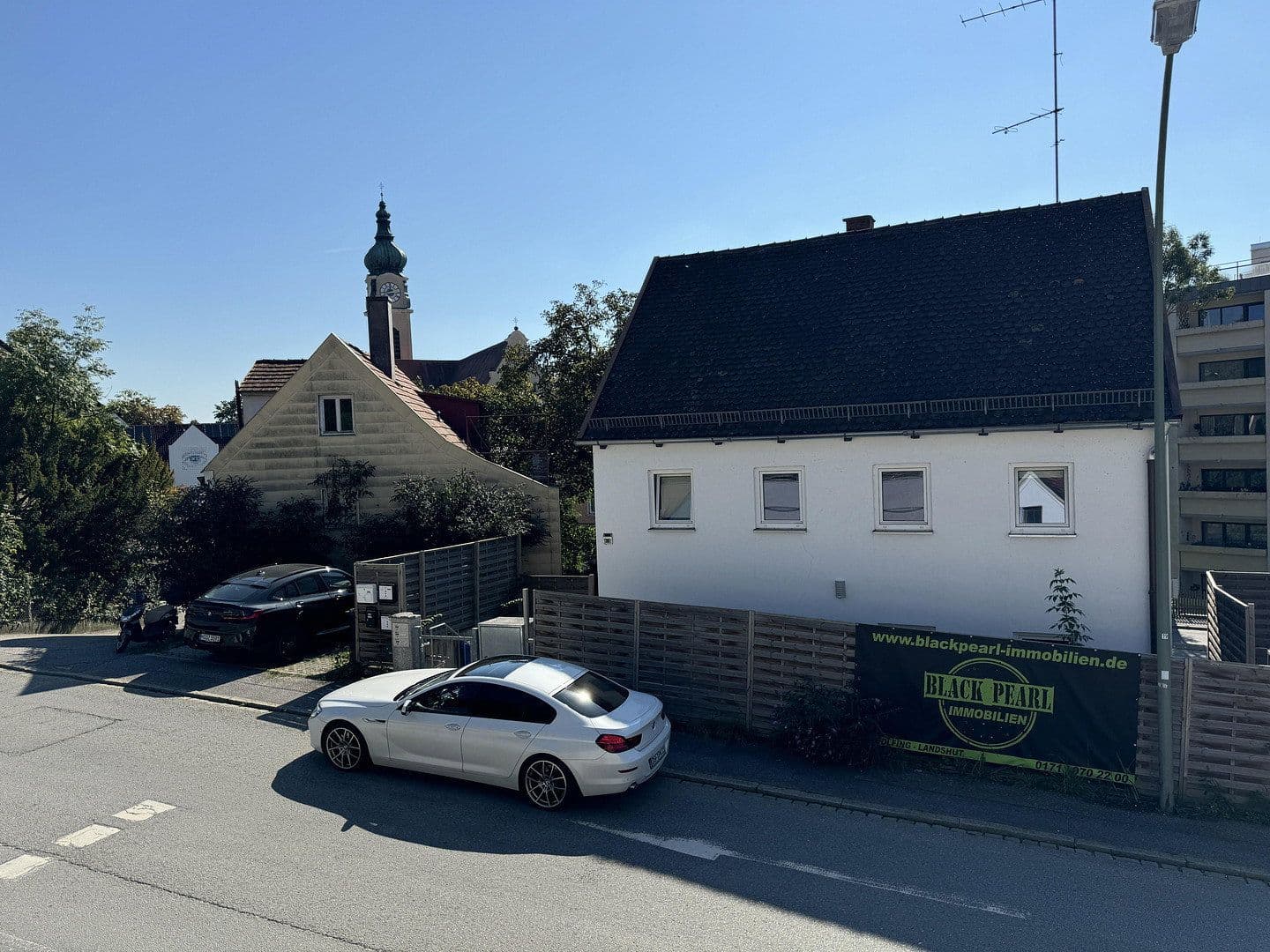 Prodej domu 400 m², pozemek 750 m², Neue Bergstraße 30, Landshut, Bavorsko Prodej domu 400 m², pozemek 750 m², Neue Bergstraße 30, Landshut, Bavorsko