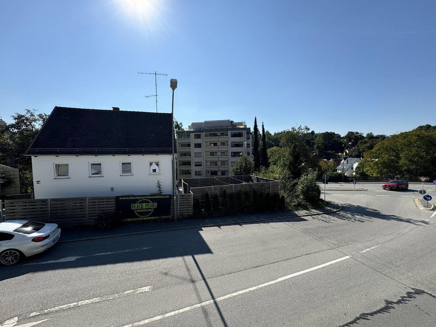 Prodej domu 400 m², pozemek 750 m², Neue Bergstraße 30, Landshut, Bavorsko Prodej domu 400 m², pozemek 750 m², Neue Bergstraße 30, Landshut, Bavorsko