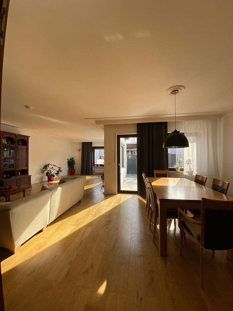 Prodej domu 163 m², pozemek 299 m², Bayreuth, Bavorsko Prodej domu 163 m², pozemek 299 m², Bayreuth, Bavorsko