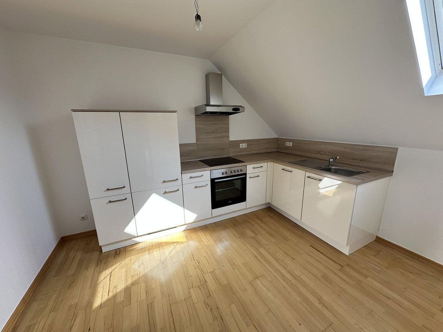 Pronájem bytu 2+1 74 m², Schweich, Porýní-Falc Pronájem bytu 2+1 74 m², Schweich, Porýní-Falc
