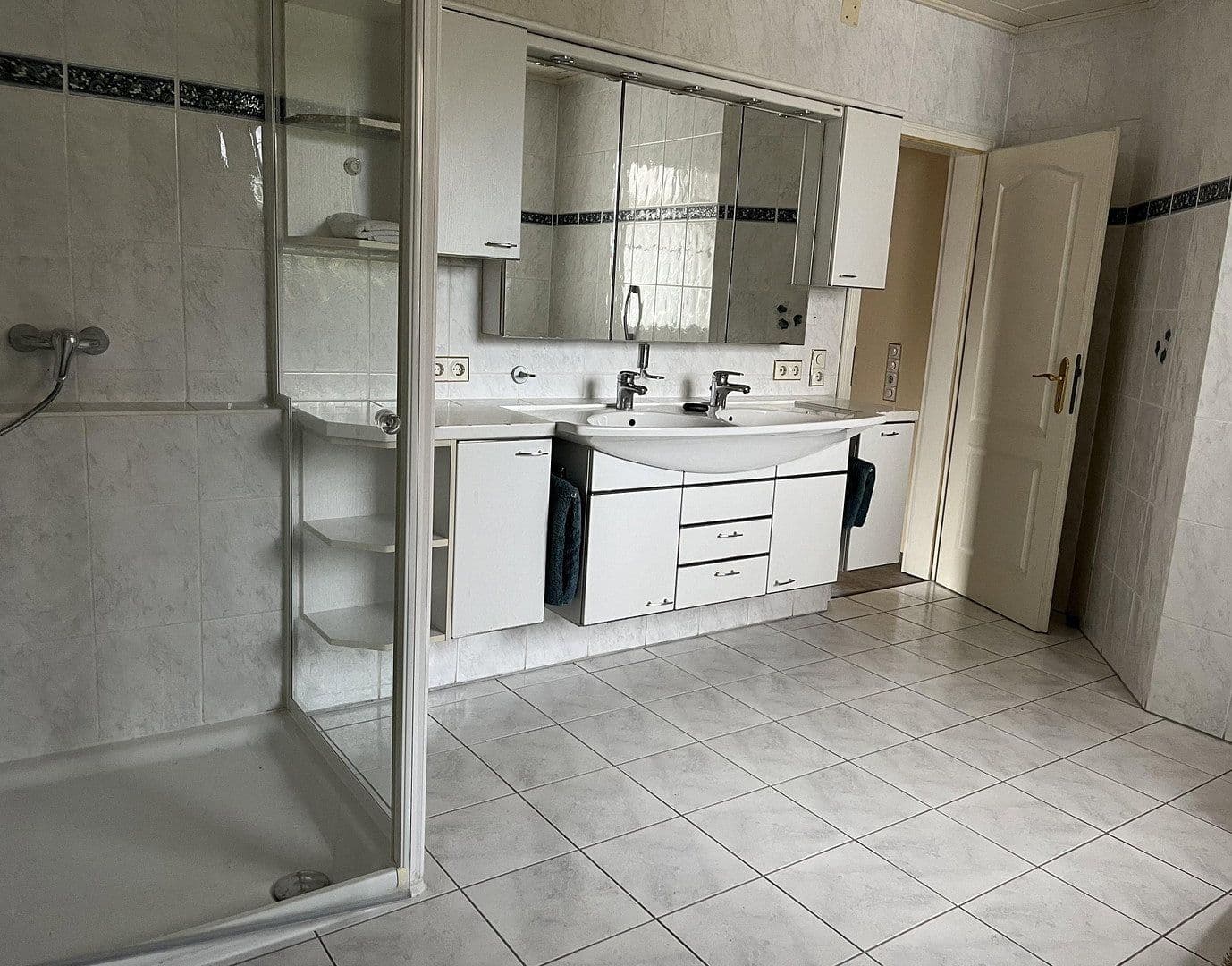 Prodej domu 190 m², pozemek 1.200 m², Frellstedt, Dolní Sasko Prodej domu 190 m², pozemek 1.200 m², Frellstedt, Dolní Sasko