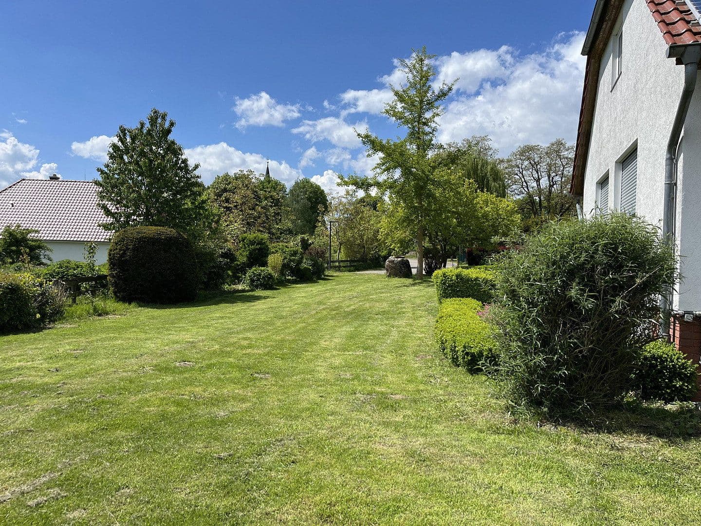 Prodej domu 190 m², pozemek 1.200 m², Frellstedt, Dolní Sasko Prodej domu 190 m², pozemek 1.200 m², Frellstedt, Dolní Sasko
