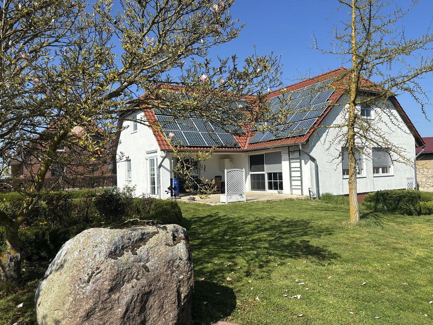 Prodej domu 190 m², pozemek 1.200 m², Frellstedt, Dolní Sasko Prodej domu 190 m², pozemek 1.200 m², Frellstedt, Dolní Sasko