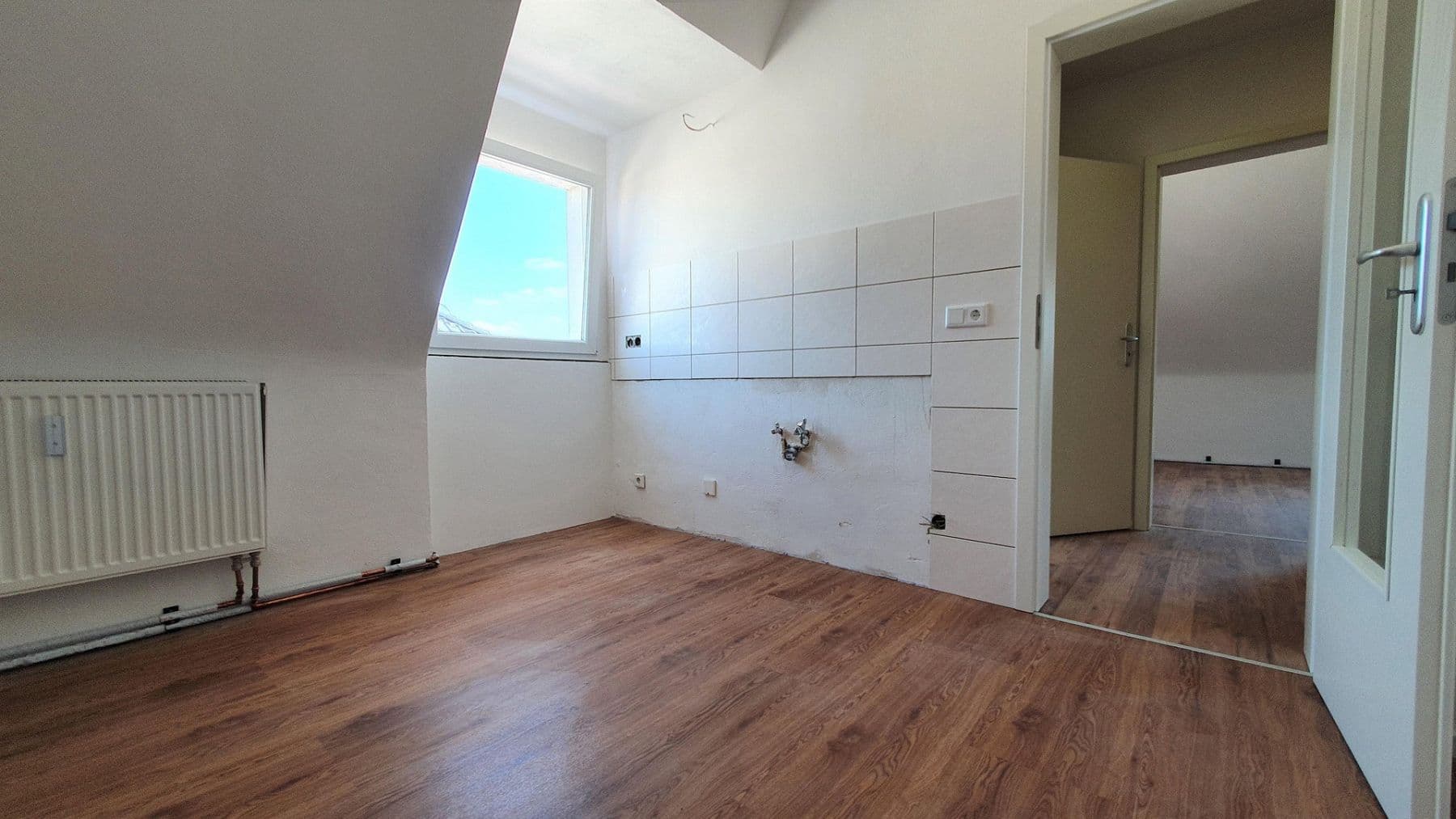 Prodej domu 511 m², pozemek 413 m², Solingen, Severní Porýní-Vestfálsko Prodej domu 511 m², pozemek 413 m², Solingen, Severní Porýní-Vestfálsko