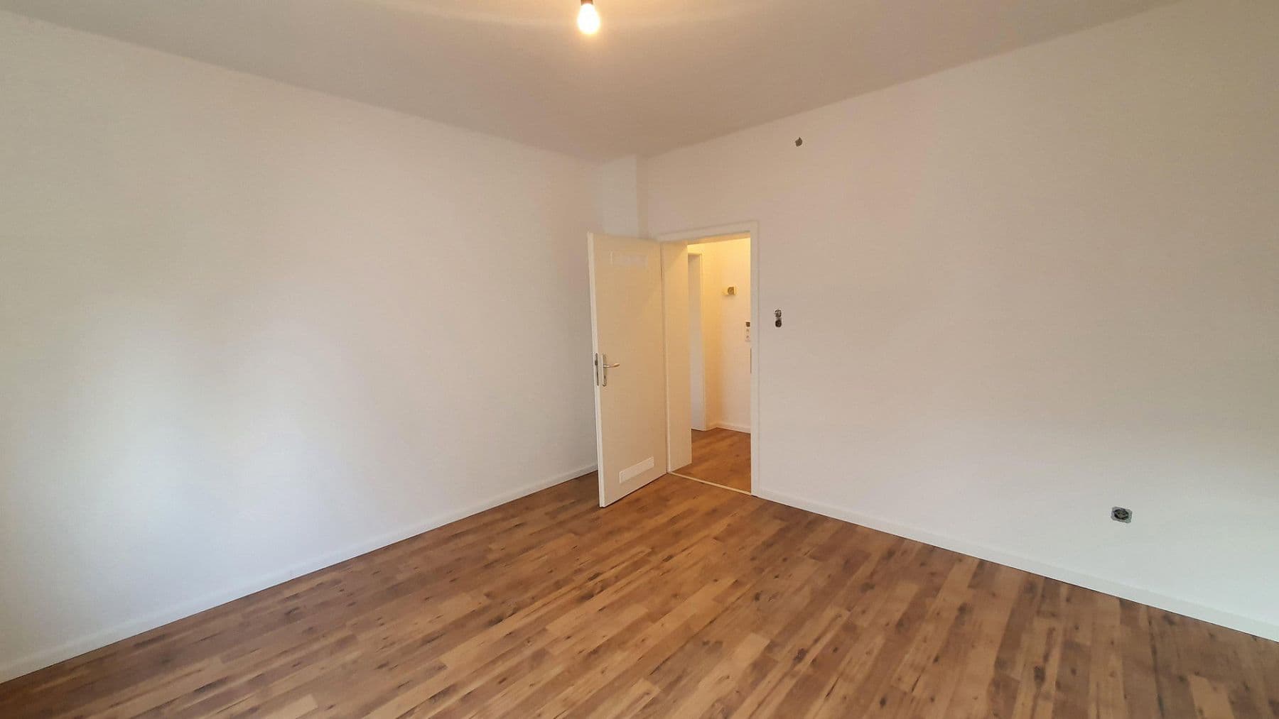 Prodej domu 511 m², pozemek 413 m², Solingen, Severní Porýní-Vestfálsko Prodej domu 511 m², pozemek 413 m², Solingen, Severní Porýní-Vestfálsko