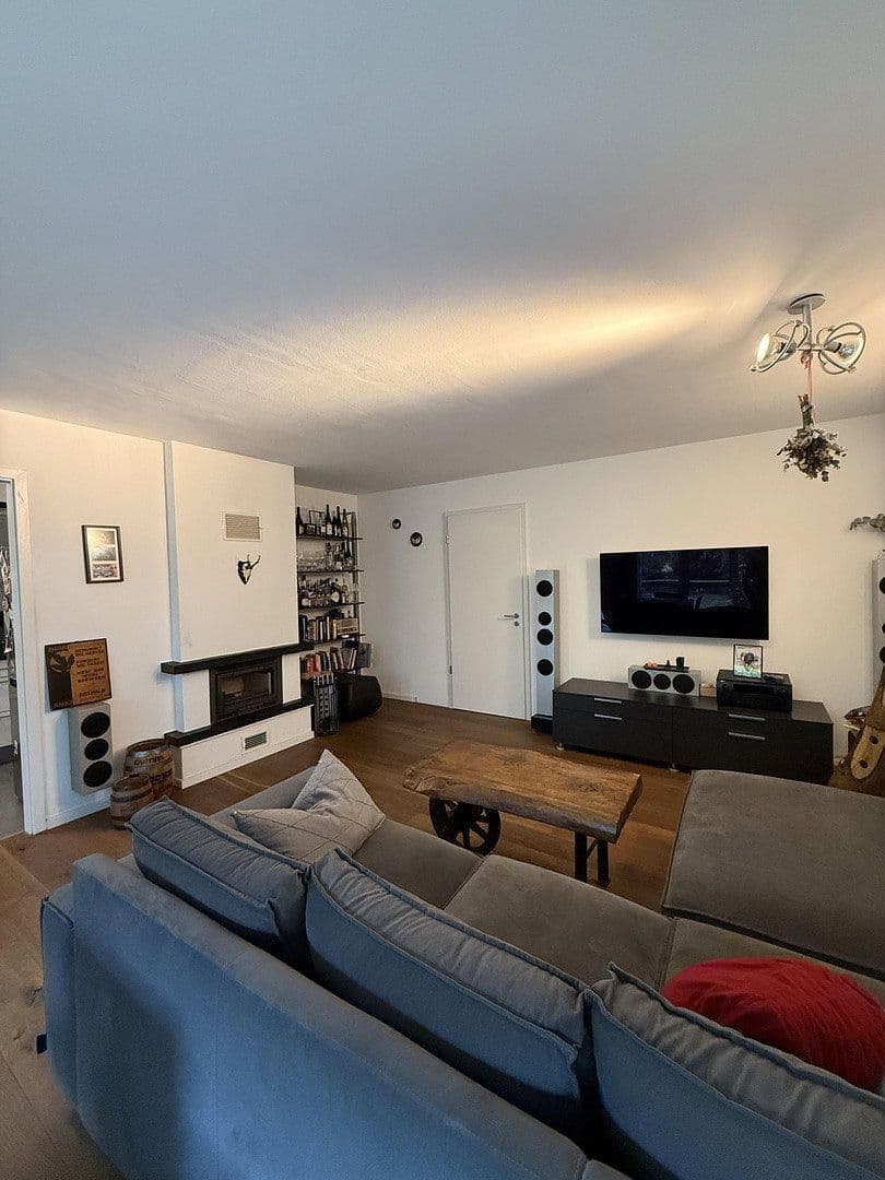 Pronájem bytu 2+1 71 m², Frankfurt am Main, Hessen Pronájem bytu 2+1 71 m², Frankfurt am Main, Hessen
