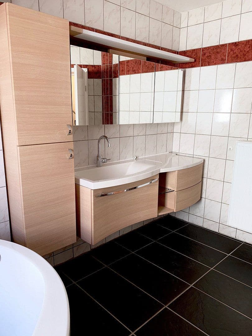 Pronájem domu 95 m², pozemek 150 m², Eschborn, Hessen Pronájem domu 95 m², pozemek 150 m², Eschborn, Hessen