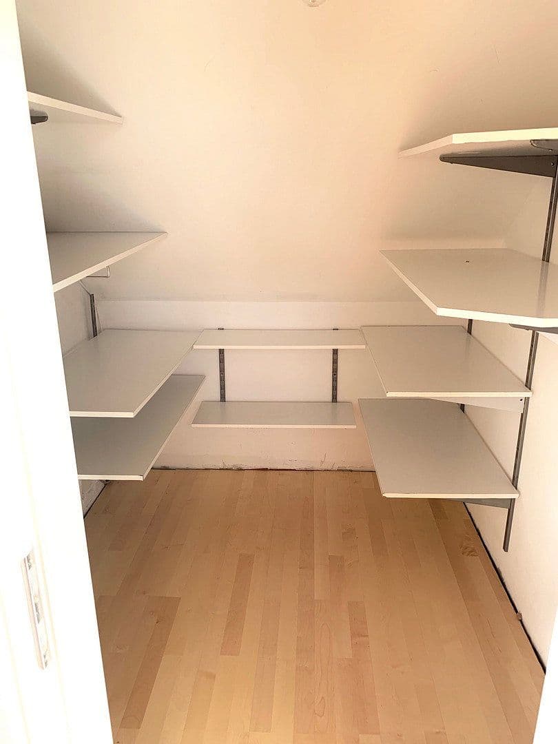 Pronájem domu 95 m², pozemek 150 m², Eschborn, Hessen Pronájem domu 95 m², pozemek 150 m², Eschborn, Hessen
