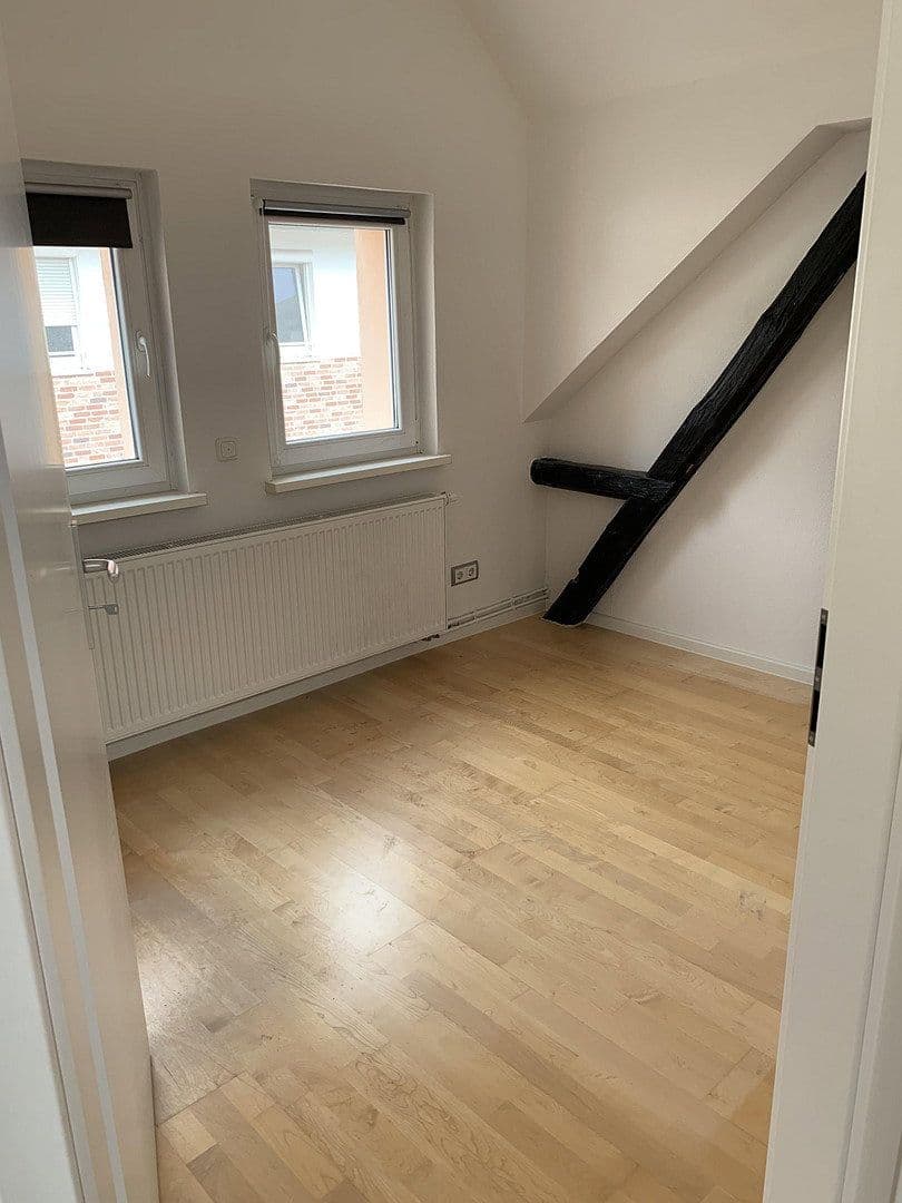 Pronájem domu 95 m², pozemek 150 m², Eschborn, Hessen Pronájem domu 95 m², pozemek 150 m², Eschborn, Hessen