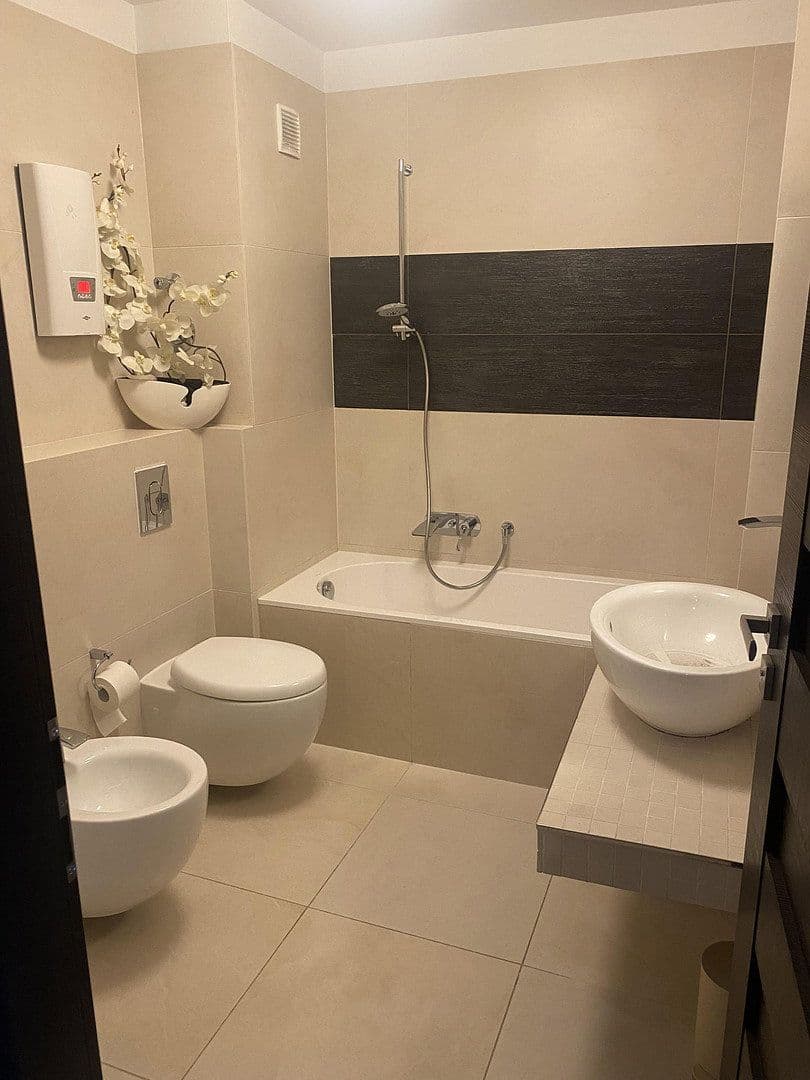 Pronájem bytu 3+1 80 m², Aßmannshauser Str. 3, Berlin, Berlín Pronájem bytu 3+1 80 m², Aßmannshauser Str. 3, Berlin, Berlín