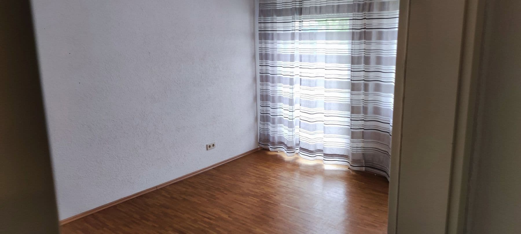 Pronájem bytu 3+1 64 m², Feldstr.1, Karlsruhe, Bádensko-Württembersko Pronájem bytu 3+1 64 m², Feldstr.1, Karlsruhe, Bádensko-Württembersko