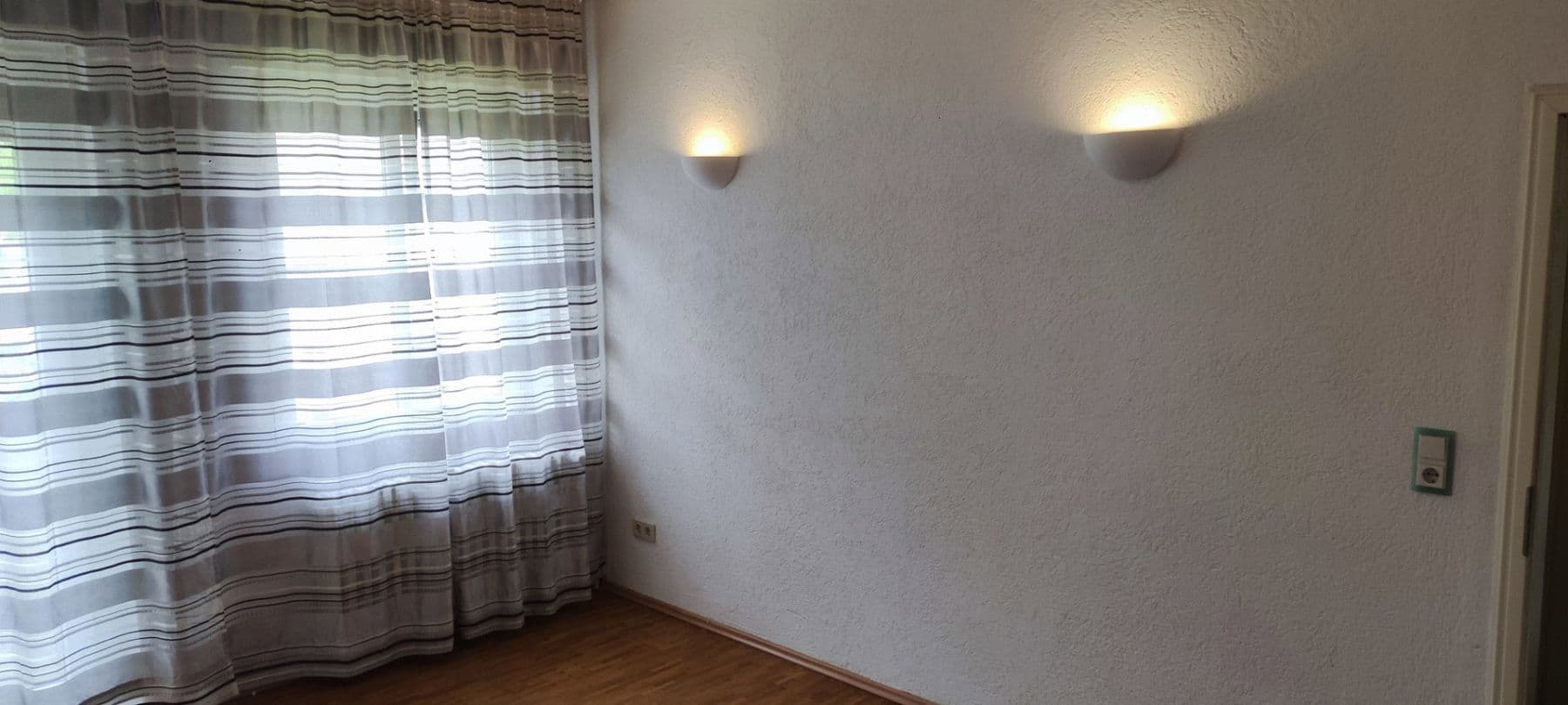 Pronájem bytu 3+1 64 m², Feldstr.1, Karlsruhe, Bádensko-Württembersko Pronájem bytu 3+1 64 m², Feldstr.1, Karlsruhe, Bádensko-Württembersko
