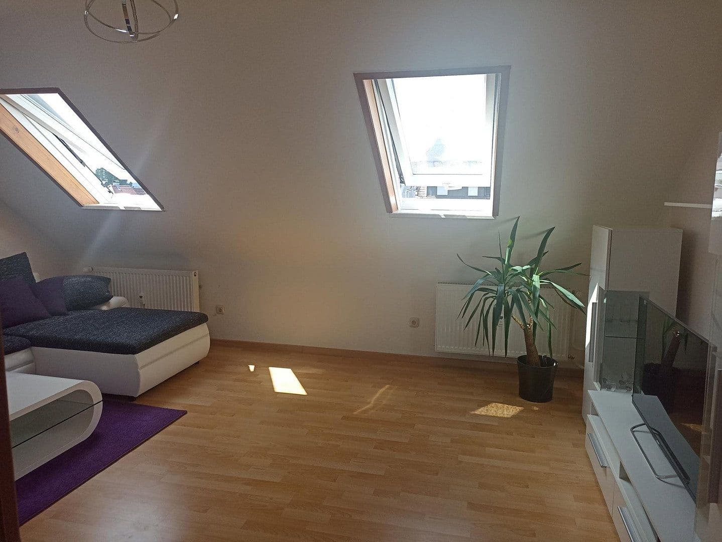 Pronájem bytu 3+1 68 m², Egerstraße 28, Erlangen, Bavorsko Pronájem bytu 3+1 68 m², Egerstraße 28, Erlangen, Bavorsko
