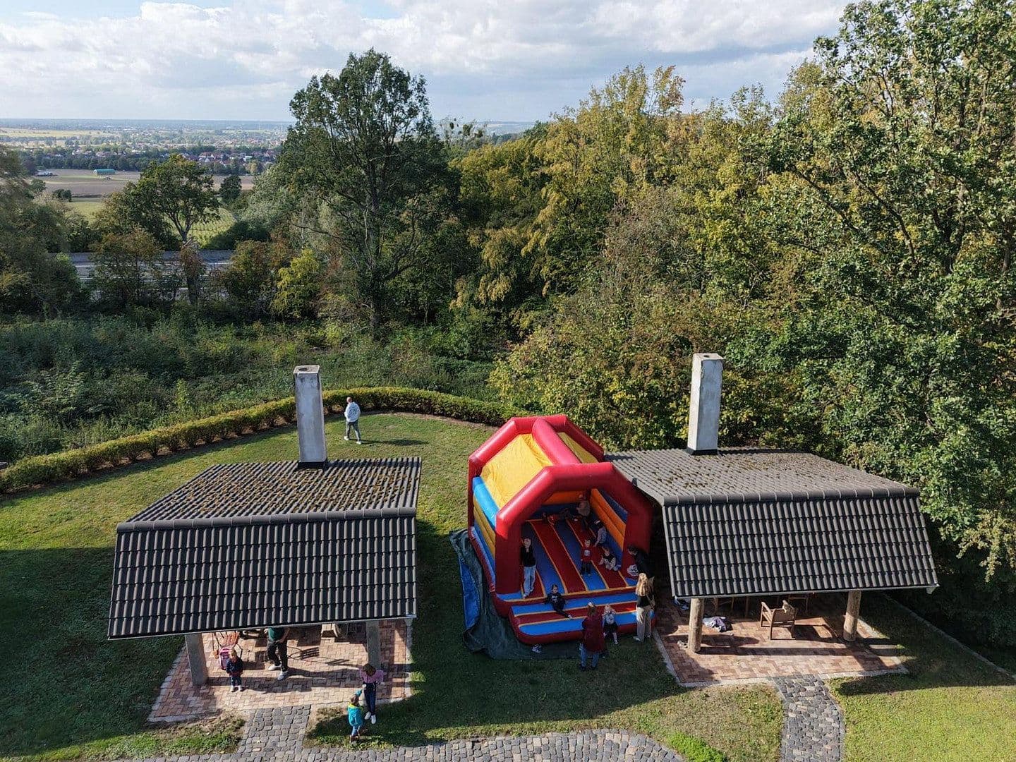 Prodej nebytového prostoru 5.560 m², Bad Nenndorf, Dolní Sasko Prodej nebytového prostoru 5.560 m², Bad Nenndorf, Dolní Sasko