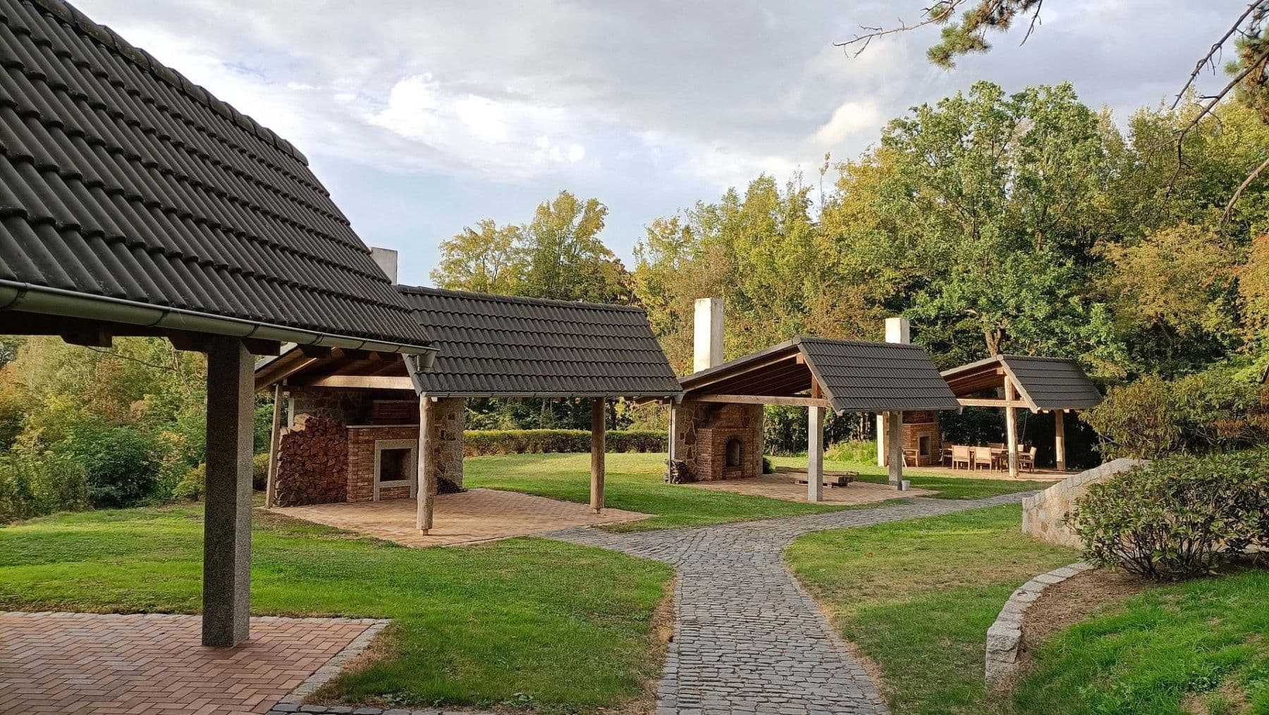 Prodej nebytového prostoru 5.560 m², Bad Nenndorf, Dolní Sasko Prodej nebytového prostoru 5.560 m², Bad Nenndorf, Dolní Sasko
