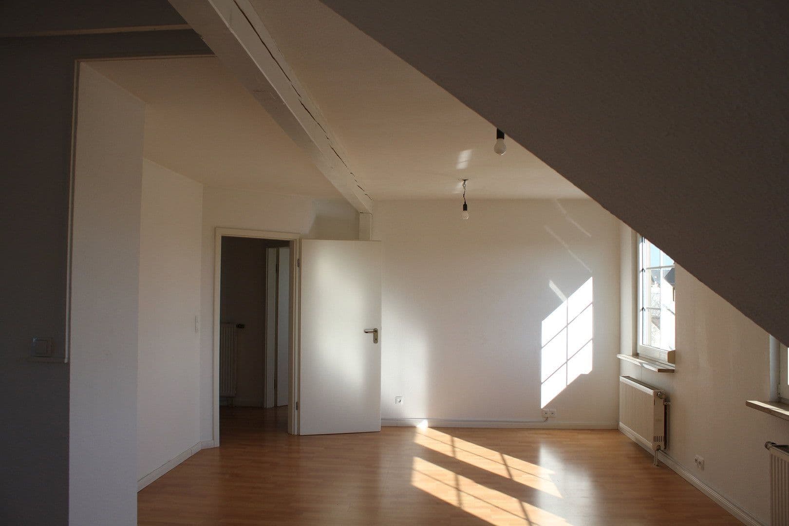 Pronájem bytu 2+1 90 m², Neu-Isenburg, Hessen Pronájem bytu 2+1 90 m², Neu-Isenburg, Hessen
