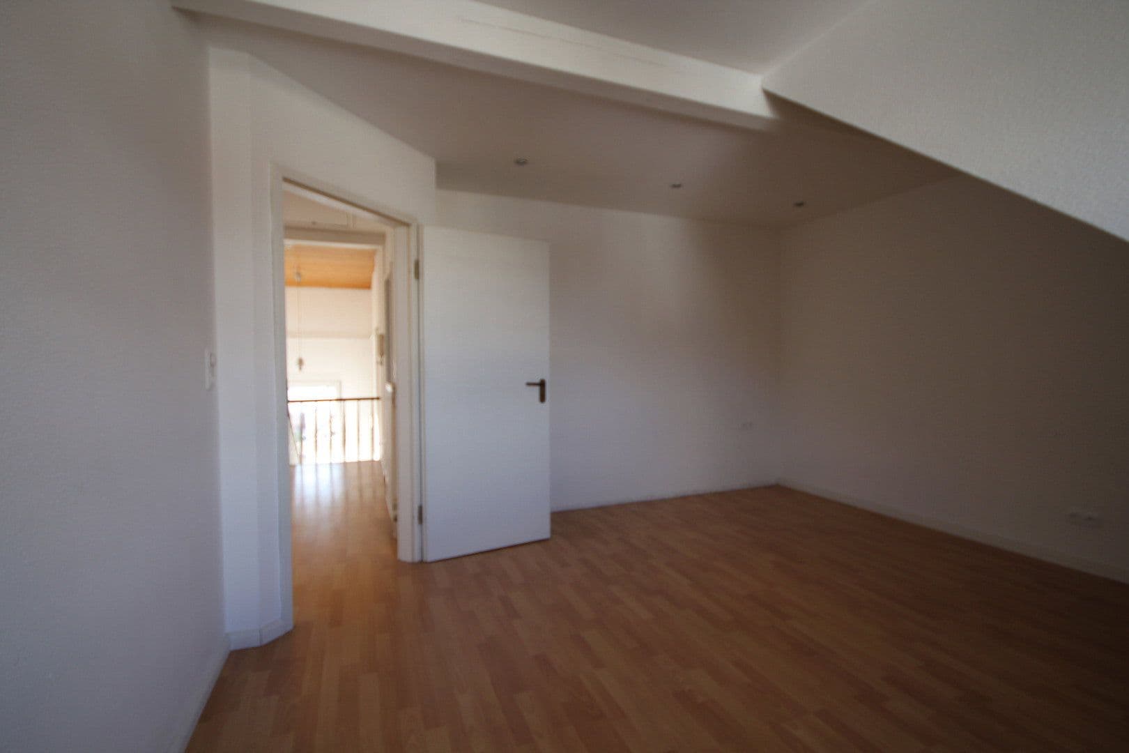 Pronájem bytu 2+1 90 m², Neu-Isenburg, Hessen Pronájem bytu 2+1 90 m², Neu-Isenburg, Hessen