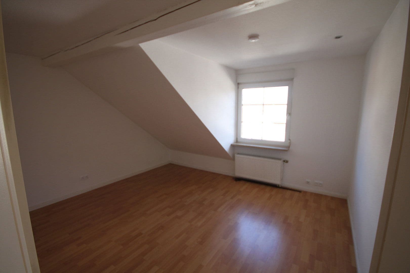 Pronájem bytu 2+1 90 m², Neu-Isenburg, Hessen Pronájem bytu 2+1 90 m², Neu-Isenburg, Hessen
