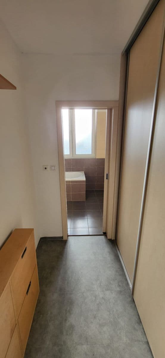 Pronájem bytu 4+1 87 m², Zikova, Olomouc, Olomoucký kraj Pronájem bytu 4+1 87 m², Zikova, Olomouc, Olomoucký kraj