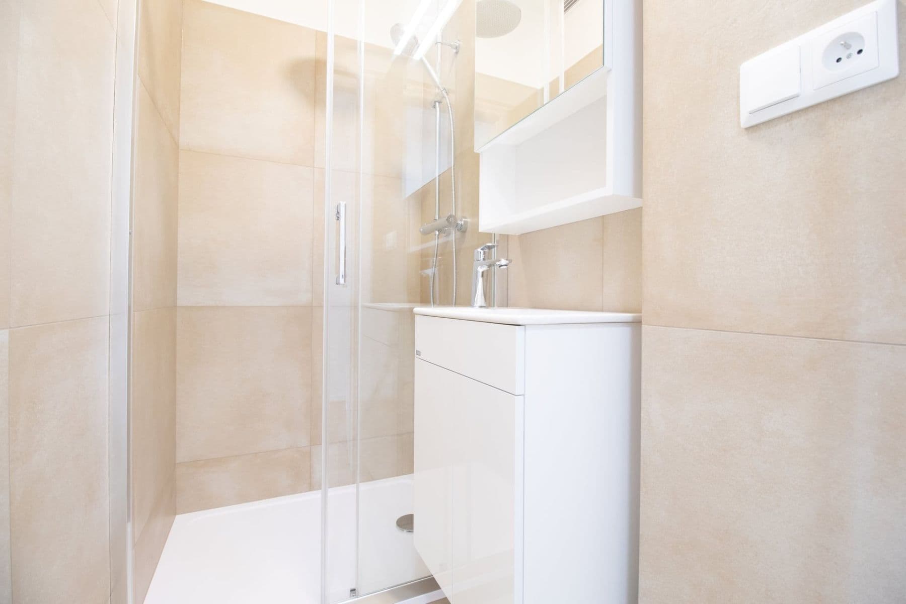 Pronájem bytu 1+kk 28 m², Nad lesním divadlem, Praha, Praha Pronájem bytu 1+kk 28 m², Nad lesním divadlem, Praha, Praha