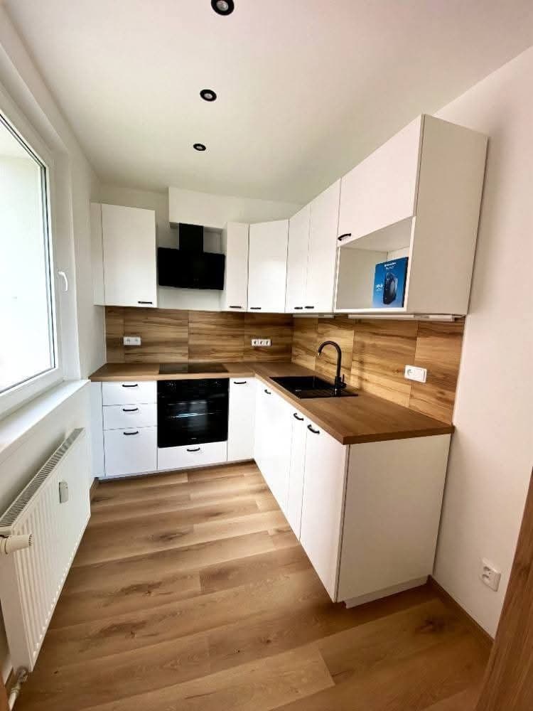 Pronájem bytu 1+1 40 m², Boženy Němcové, Jablonec nad Nisou, Liberecký kraj Pronájem bytu 1+1 40 m², Boženy Němcové, Jablonec nad Nisou, Liberecký kraj