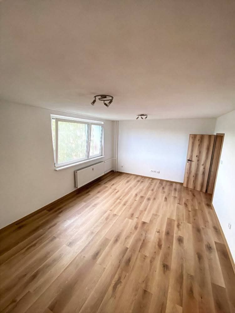 Pronájem bytu 1+1 40 m², Boženy Němcové, Jablonec nad Nisou, Liberecký kraj Pronájem bytu 1+1 40 m², Boženy Němcové, Jablonec nad Nisou, Liberecký kraj