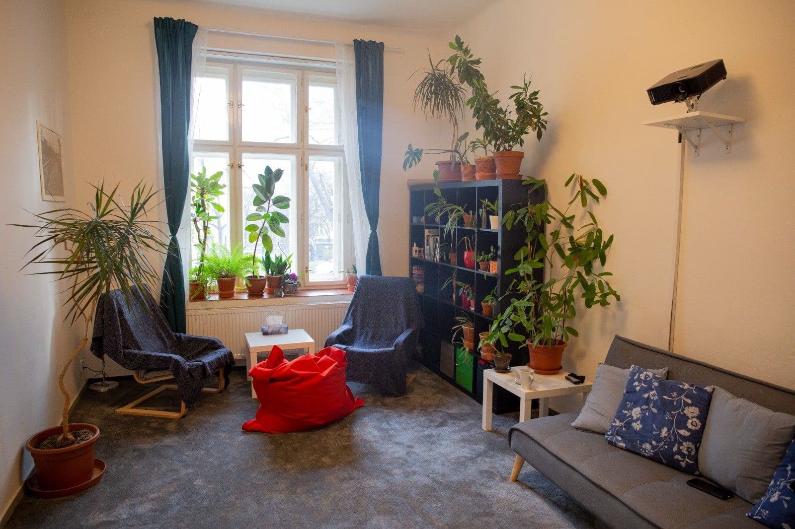 Pronájem bytu 2+1 40 m², 28. pluku, Praha, Praha Pronájem bytu 2+1 40 m², 28. pluku, Praha, Praha