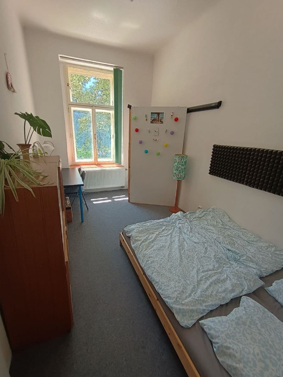 Pronájem bytu 2+1 40 m², 28. pluku, Praha, Praha Pronájem bytu 2+1 40 m², 28. pluku, Praha, Praha