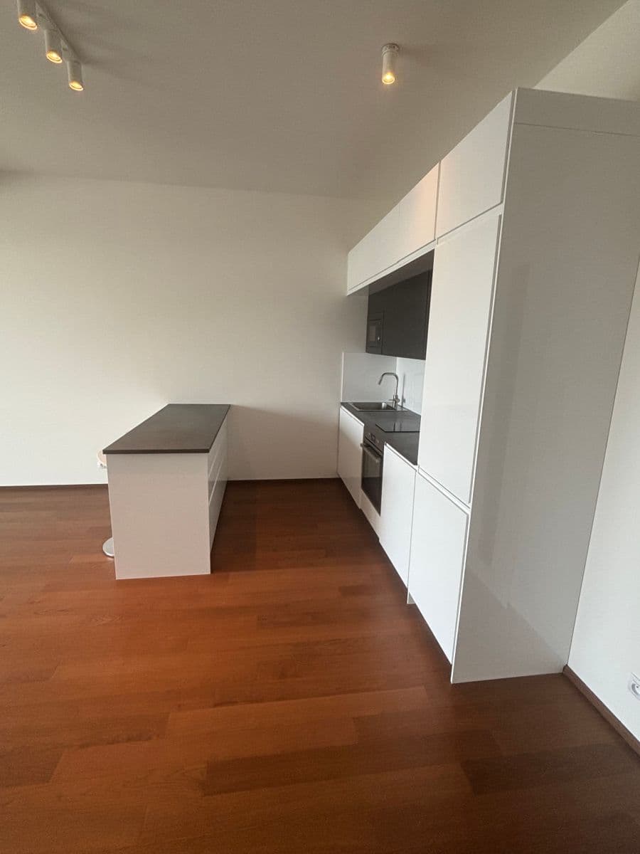 Prodej bytu 2+kk 65 m², Jankovcova, Praha, Praha Prodej bytu 2+kk 65 m², Jankovcova, Praha, Praha