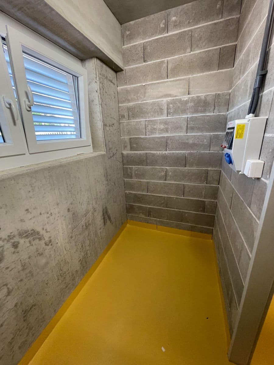 Pronájem garáže 18 m², Nad Stráněmi, Zlín, Zlínský kraj Pronájem garáže 18 m², Nad Stráněmi, Zlín, Zlínský kraj