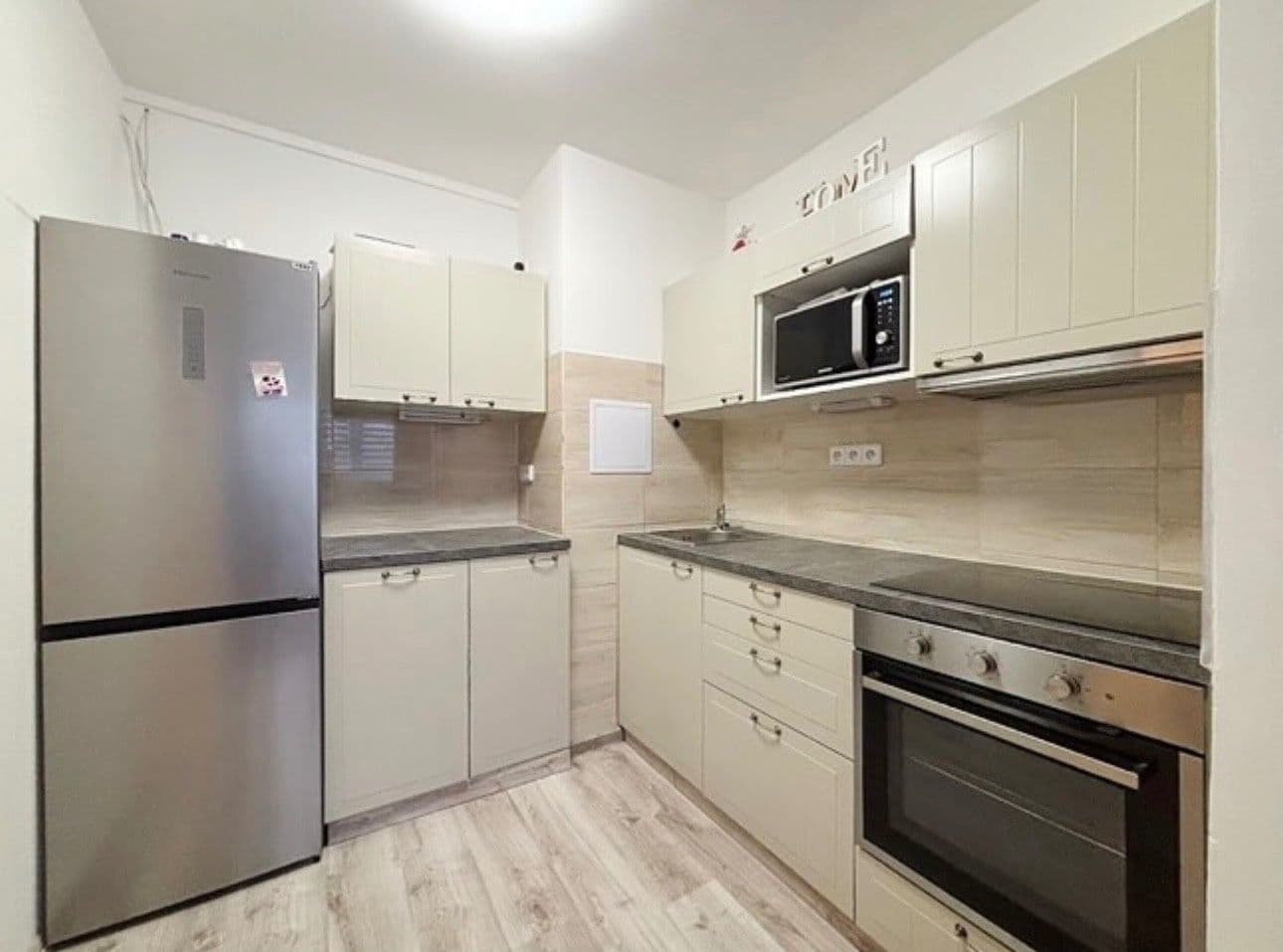 Prodej bytu 2+kk 39 m², Holandská, Kladno, Středočeský kraj Prodej bytu 2+kk 39 m², Holandská, Kladno, Středočeský kraj