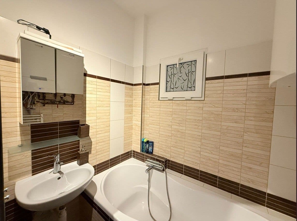 Pronájem bytu 2+kk 50 m², Kralická, Praha, Praha Pronájem bytu 2+kk 50 m², Kralická, Praha, Praha