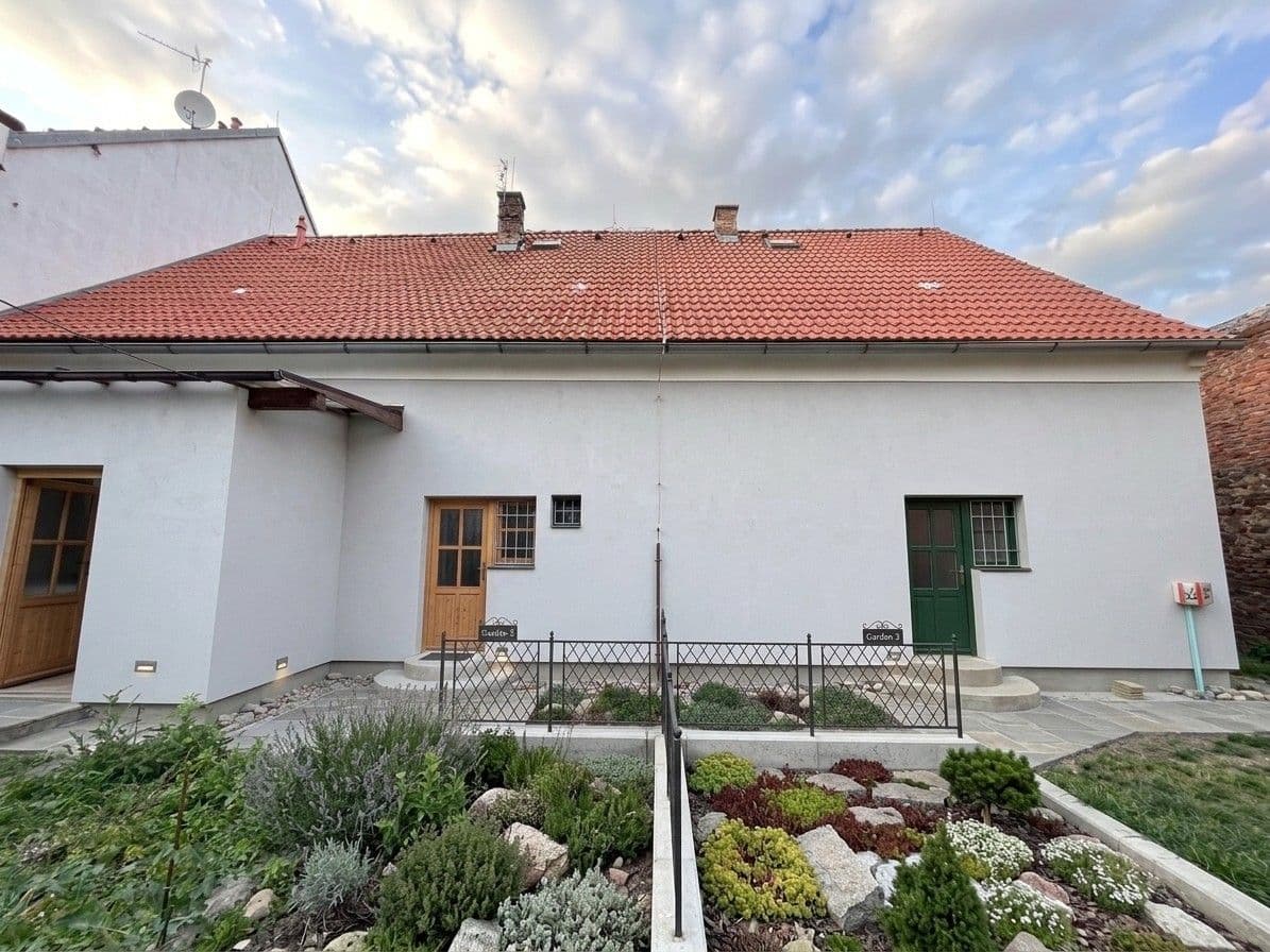 Pronájem bytu 1+kk 28 m², Tyršova, Škvorec, Středočeský kraj Pronájem bytu 1+kk 28 m², Tyršova, Škvorec, Středočeský kraj