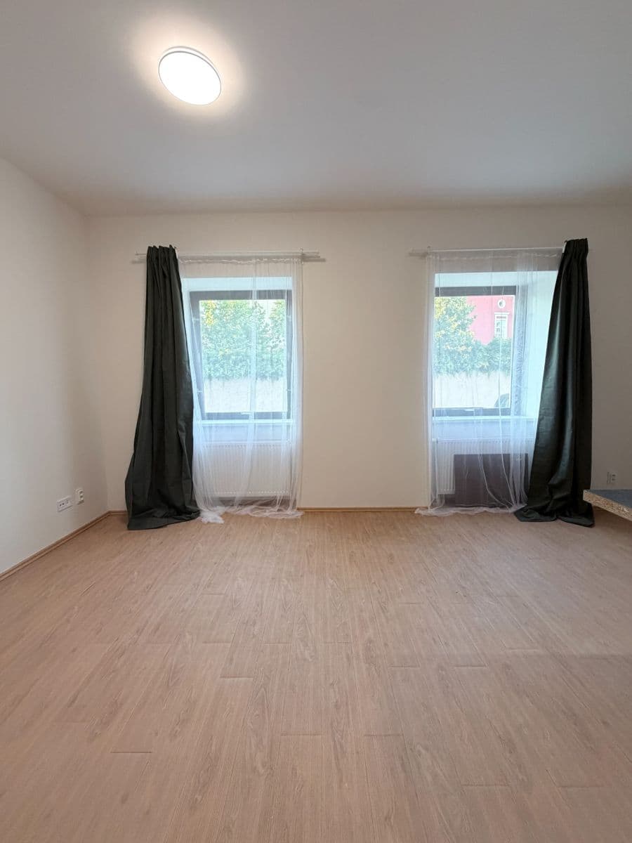 Pronájem bytu 1+kk 28 m², Tyršova, Škvorec, Středočeský kraj Pronájem bytu 1+kk 28 m², Tyršova, Škvorec, Středočeský kraj