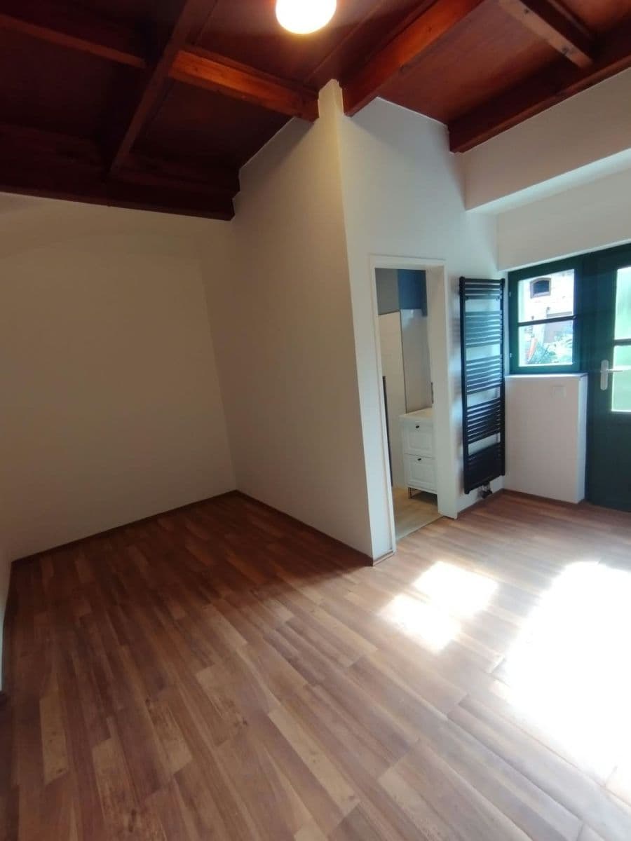 Pronájem bytu 1+kk 28 m², Tyršova, Škvorec, Středočeský kraj Pronájem bytu 1+kk 28 m², Tyršova, Škvorec, Středočeský kraj