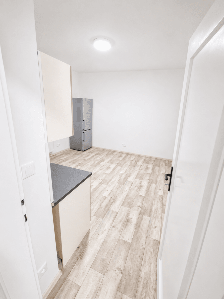 Pronájem bytu 1+1 38 m², K Linhartu, Karlovy Vary, Karlovarský kraj Pronájem bytu 1+1 38 m², K Linhartu, Karlovy Vary, Karlovarský kraj