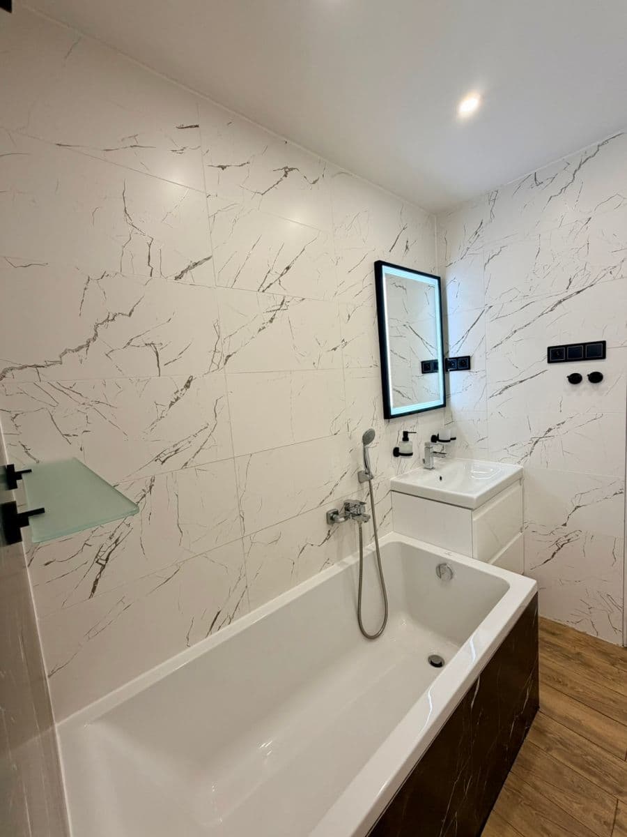 Prodej bytu 3+1 72 m², Boršovská, České Budějovice, Jihočeský kraj Prodej bytu 3+1 72 m², Boršovská, České Budějovice, Jihočeský kraj