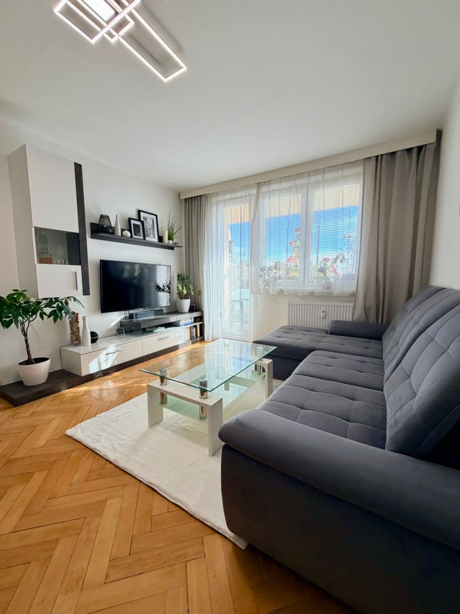 Prodej bytu 3+1 72 m², Boršovská, České Budějovice, Jihočeský kraj Prodej bytu 3+1 72 m², Boršovská, České Budějovice, Jihočeský kraj
