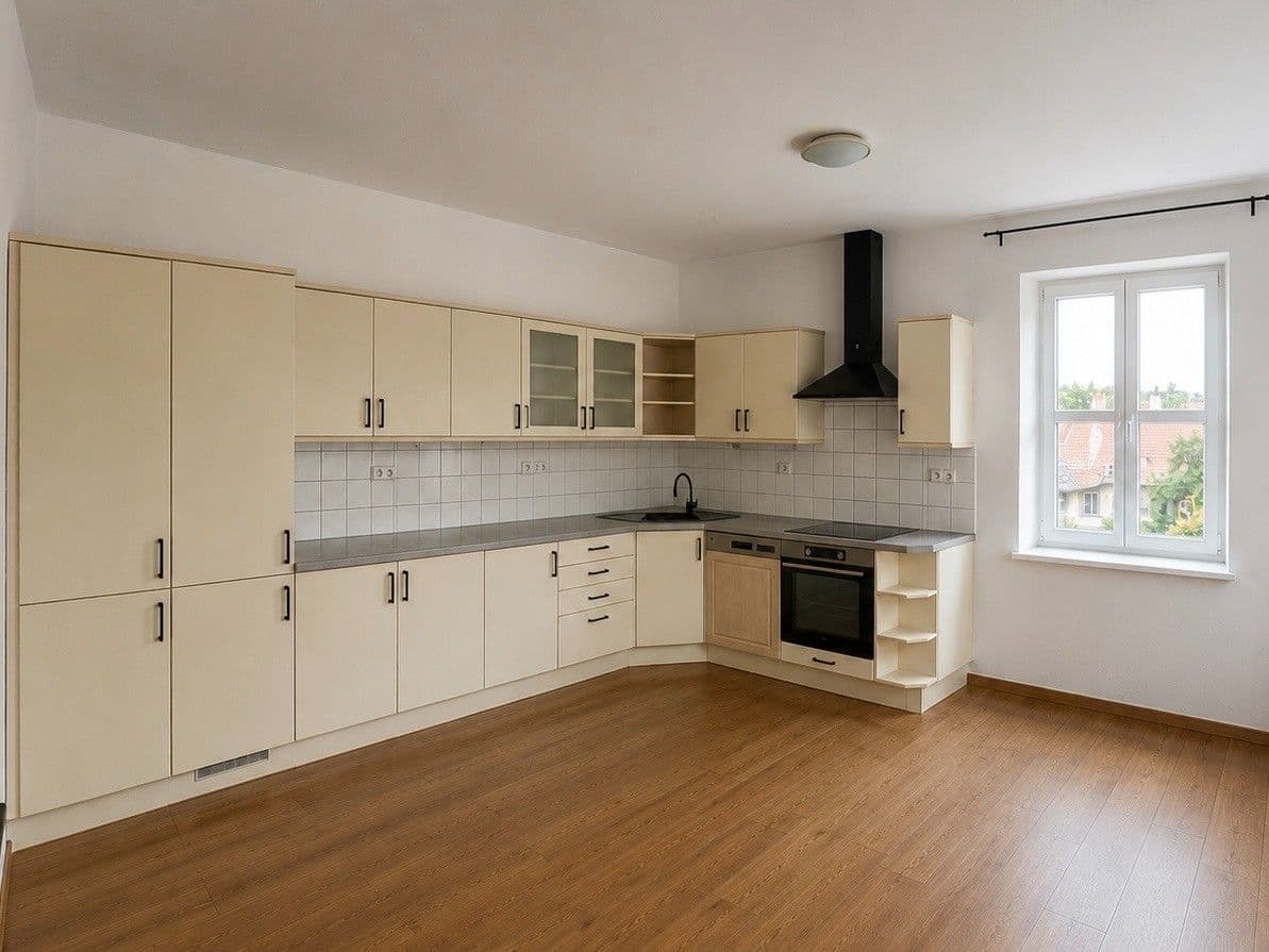 Pronájem bytu 3+kk 119 m², Sadová, Písek, Jihočeský kraj Pronájem bytu 3+kk 119 m², Sadová, Písek, Jihočeský kraj