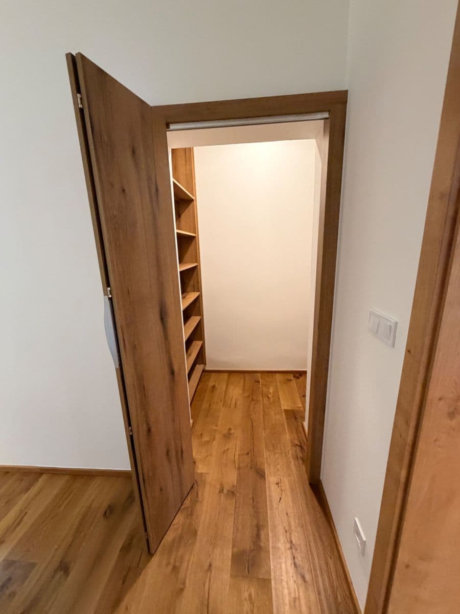 Pronájem bytu 2+kk 60 m², Pod Fialkou, Praha, Praha Pronájem bytu 2+kk 60 m², Pod Fialkou, Praha, Praha