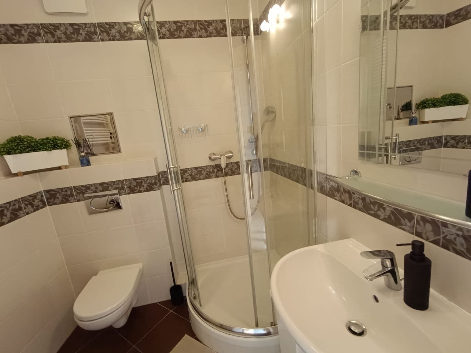 Pronájem bytu 1+kk 45 m², Nademlejnská, Praha, Praha Pronájem bytu 1+kk 45 m², Nademlejnská, Praha, Praha